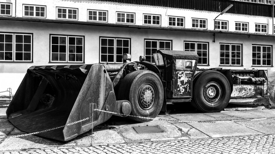 mining equipment supplier